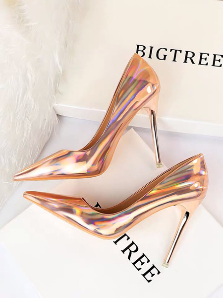 Stílusos női hegyes cipő magas sarkú cipővel - 10,5 cm