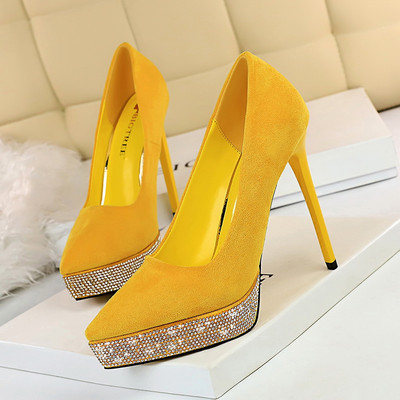 Női velúr cipő, platform és magas sarkú cipő