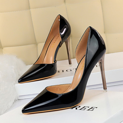 Fényes hatású női cipők - sok szín és nagy méret