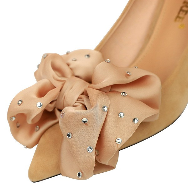 Női velúr cipő textil szalaggal és kövekkel