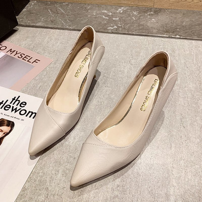 Öko bőrből készült hegyes női cipő 6 cm-es sarokkal