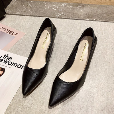 Öko bőrből készült hegyes női cipő 6 cm-es sarokkal