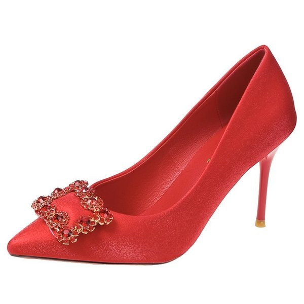 Női cipő hegyes modell kövekkel és 9 cm-es sarokkal