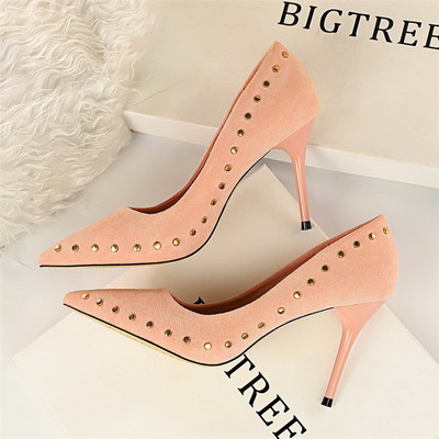 Aktuális magassarkú női velúr cipő