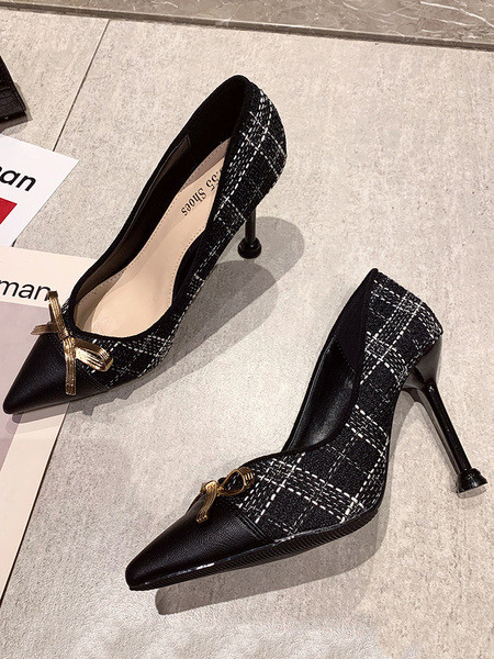 Női modern cipő hegyes modell magassarkúval és szalaggal