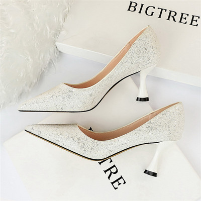 Fényes női cipő 7 cm-es sarokmagassággal