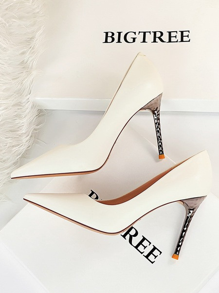 Κομψά γυναικεία παπούτσια από δέρμα eco με τακούνι 9,5 cm