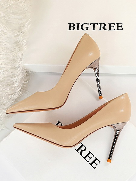 Κομψά γυναικεία παπούτσια από δέρμα eco με τακούνι 9,5 cm