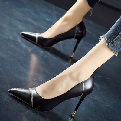 Modern női hegyes cipő 9 cm sarokkal