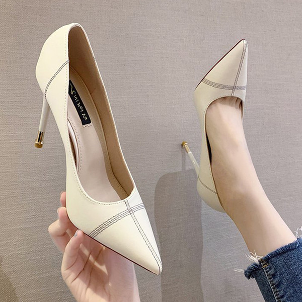 Modern női hegyes cipő 9 cm sarokkal