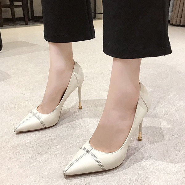 Modern női hegyes cipő 9 cm sarokkal