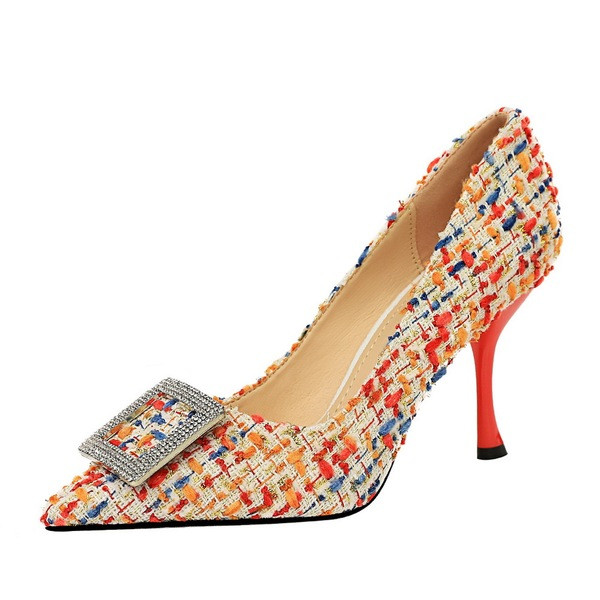 Színes női cipő hegyes modell 8 cm sarokkal