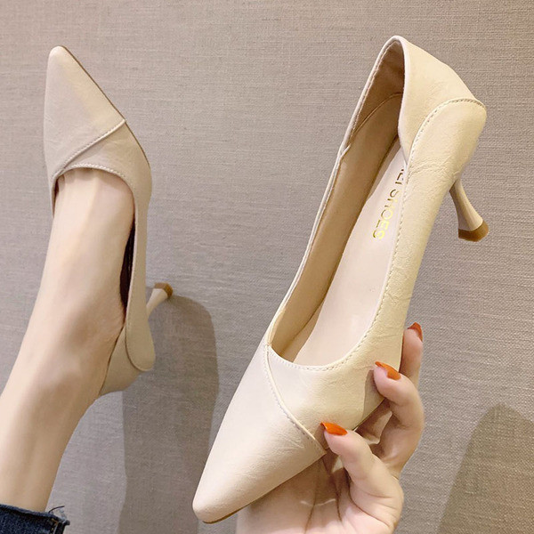 Moderne ženske kožne cipele na špic model