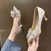 Aktuális női cipő vékony sarkú szalaggal