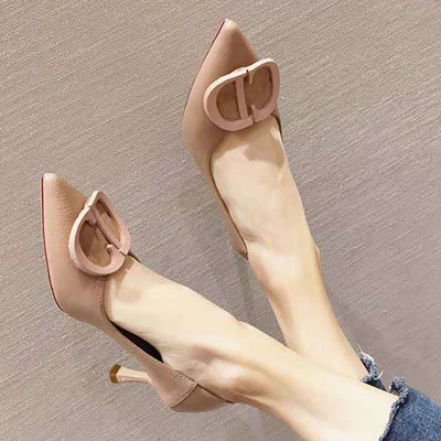 Modern női bőrcipő csattal