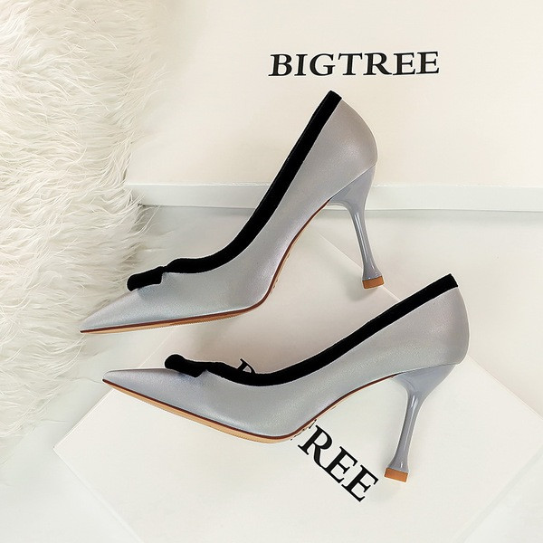 Modern női cipő szalaggal és 8 cm vékony sarokkal