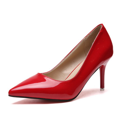 Női lakkcipő új modell magassarkúval