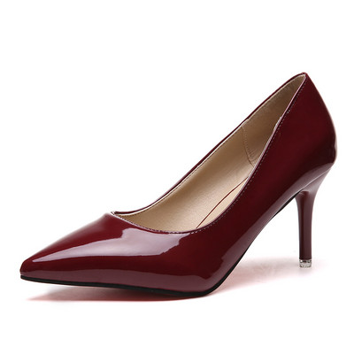 Női lakkcipő új modell magassarkúval