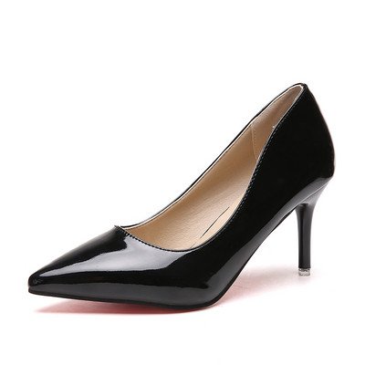 Női lakkcipő új modell magassarkúval