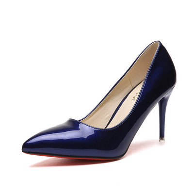 Női lakkcipő új modell magassarkúval