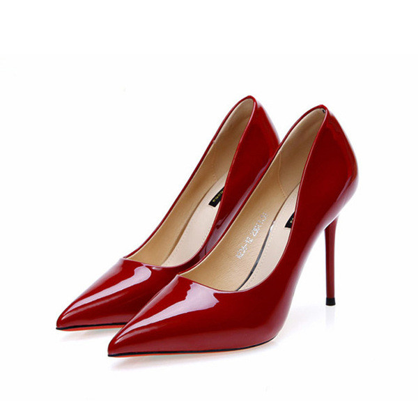 Női lakkcipő új modell magassarkúval