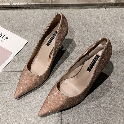 Női cipő hegyes modell kövekkel és 7 cm-es sarokkal