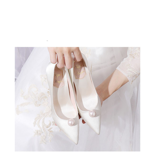 Pantofi de dama actuali model ascutit cu perla