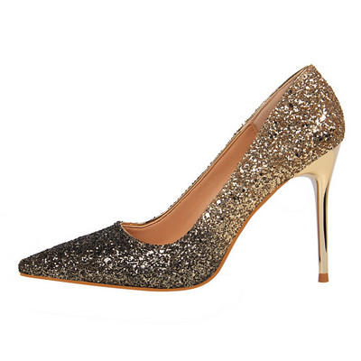 Fényes női cipő hegyes modell 9,5 cm sarokkal