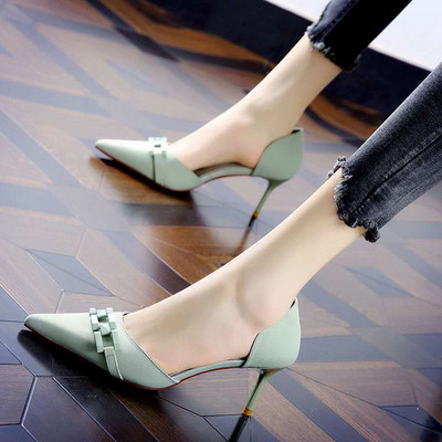 Model ženskih cipela na špic sa srednjom petom