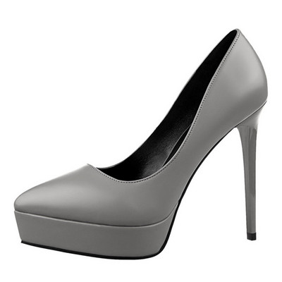 Modern hegyes cipő magas sarkú és platform