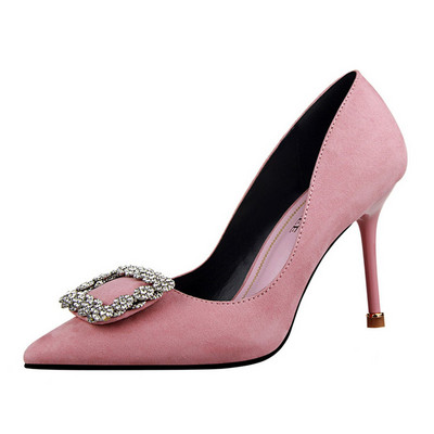 Női elegáns velúr cipő kő díszítéssel