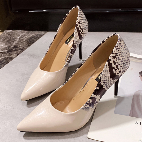 Női bőr cipő hegyes modell vékony sarkú