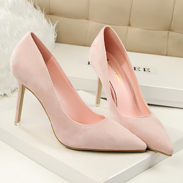 Modern velúr cipő sima modell magassarkúval