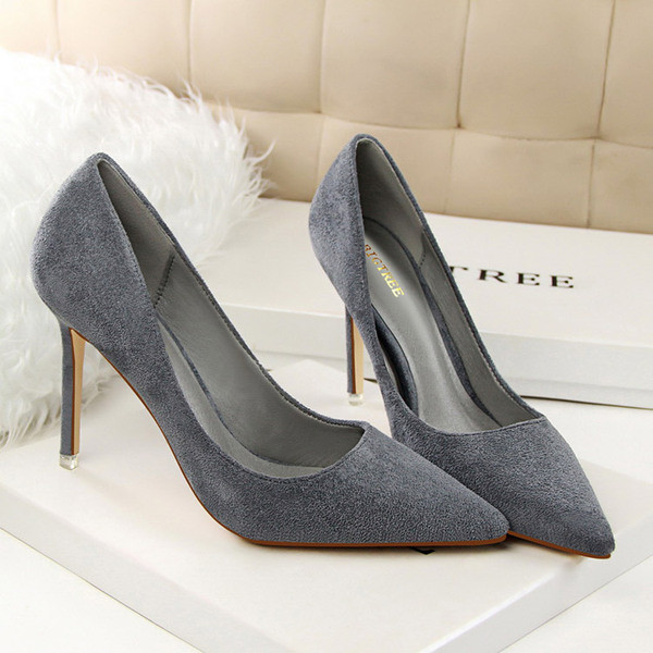 Modern velúr cipő sima modell magassarkúval