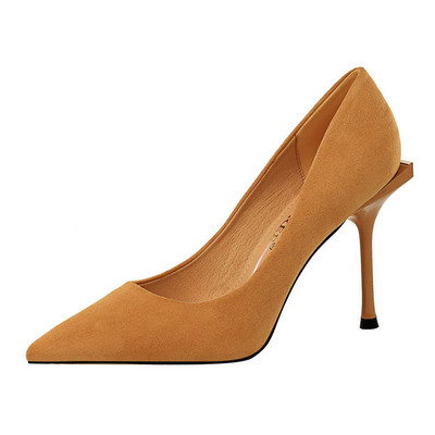 Női velúr cipő nem szabványos sarokkal