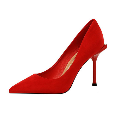 Női velúr cipő nem szabványos sarokkal