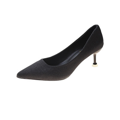 Fényes női cipő hegyes modell 6 cm sarokkal