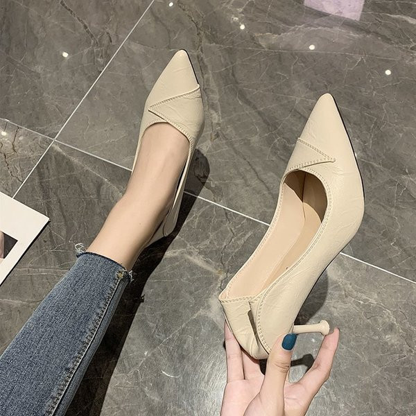 Öko bőrből készült női cipő vékony vagy vastag sarokkal