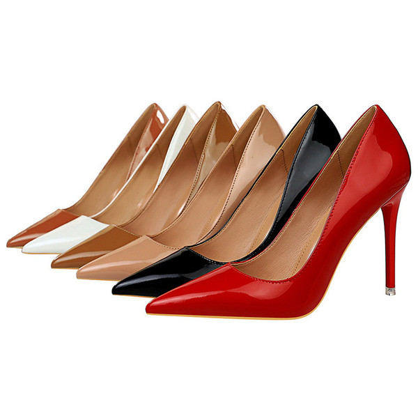 Ženske moderne lakirane cipele model na špic