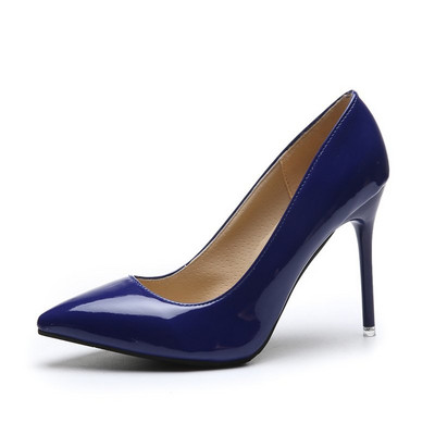 Stílusos női bőrcipő - magassarkúval