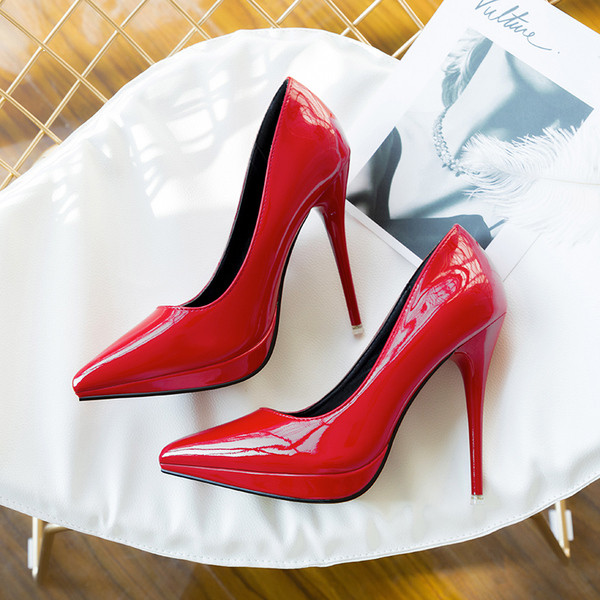 Eko bőrből készült, sima női cipőmodell, 11,5 cm-es sarokkal