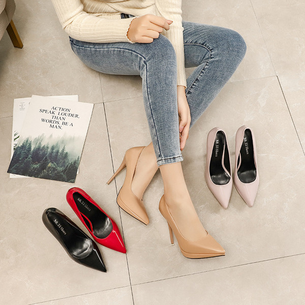 Eko bőrből készült, sima női cipőmodell, 11,5 cm-es sarokkal