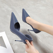 Stílusos női cipő sima modell magassarkúval