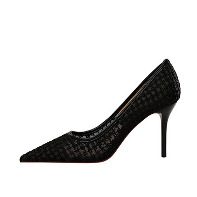 Női modern cipő 9,5 cm sarokkal - hegyes modell