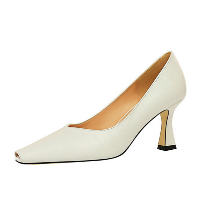 Stílusos női cipő eko bőrből, 7,5 cm-es sarokkal