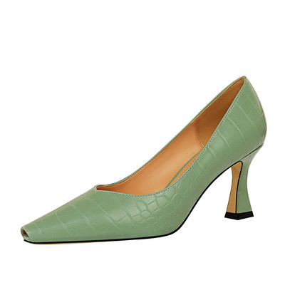 Stílusos női cipő eko bőrből, 7,5 cm-es sarokkal