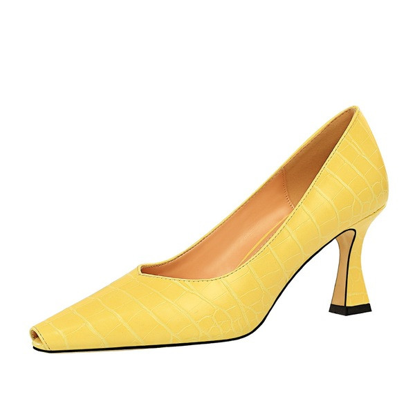 Stílusos női cipő eko bőrből, 7,5 cm-es sarokkal