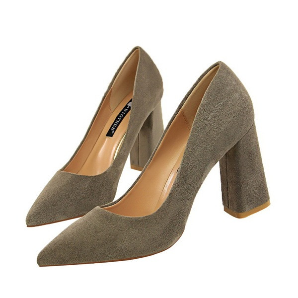 női velúr cipő vastag sarkú sima modellel