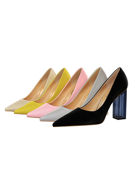 Aktuális női cipő hegyes modell átlátszó sarokkal