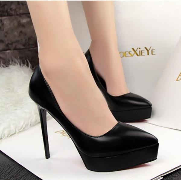 Modern női bőrcipő magas sarkú cipővel - 12 cm